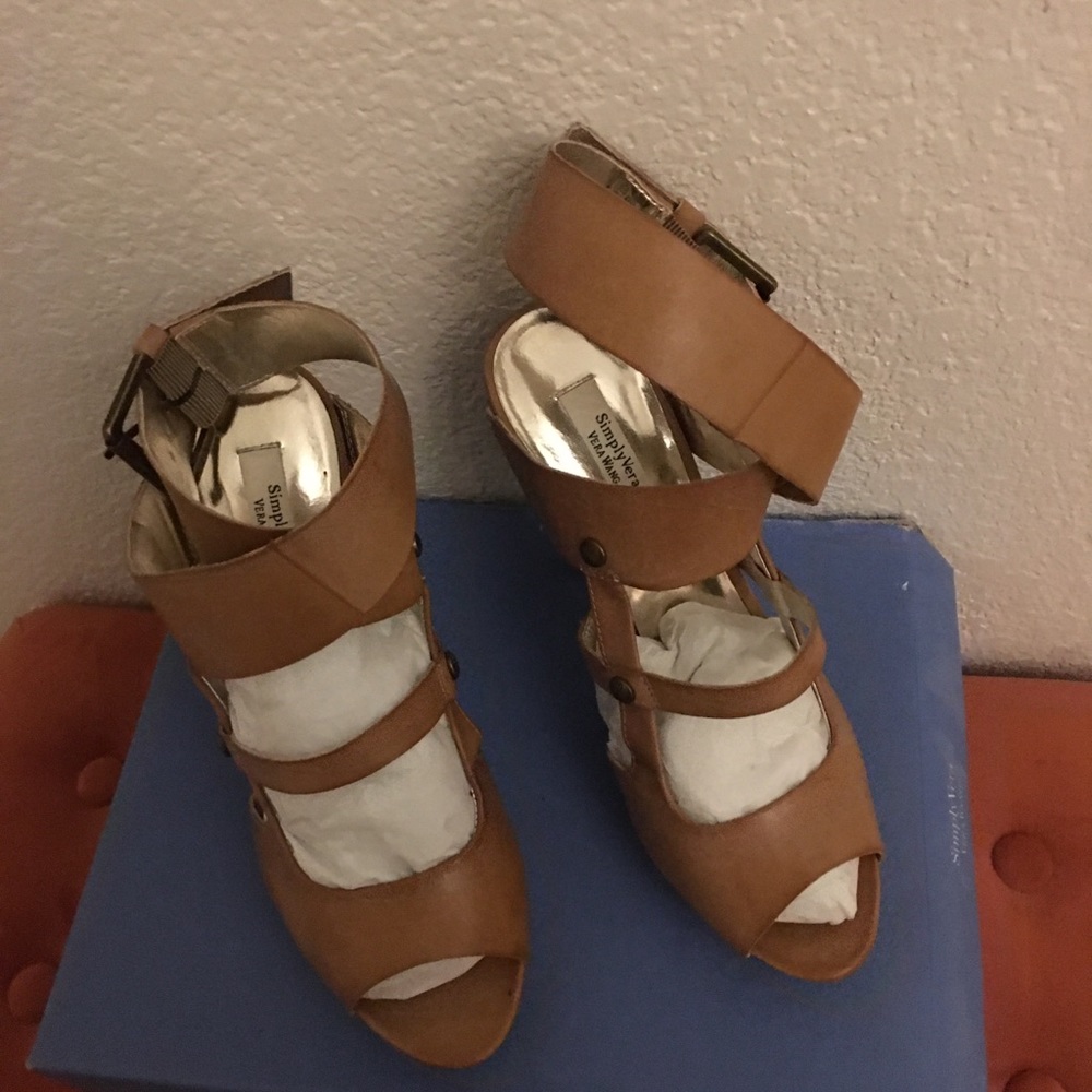 VERA WANG STRAPPY HEELS